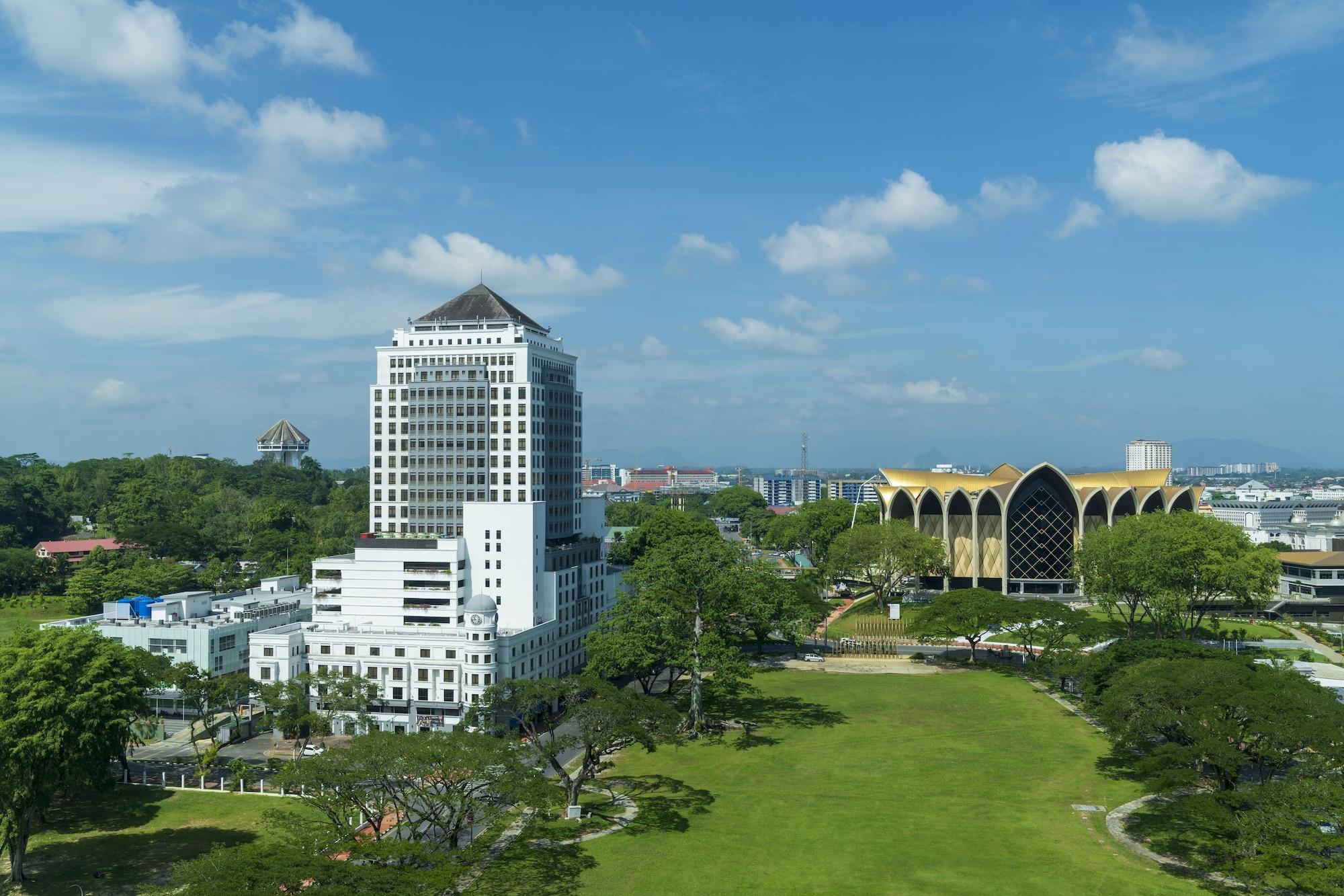 The Waterfront Hotel Kuching Exterior foto