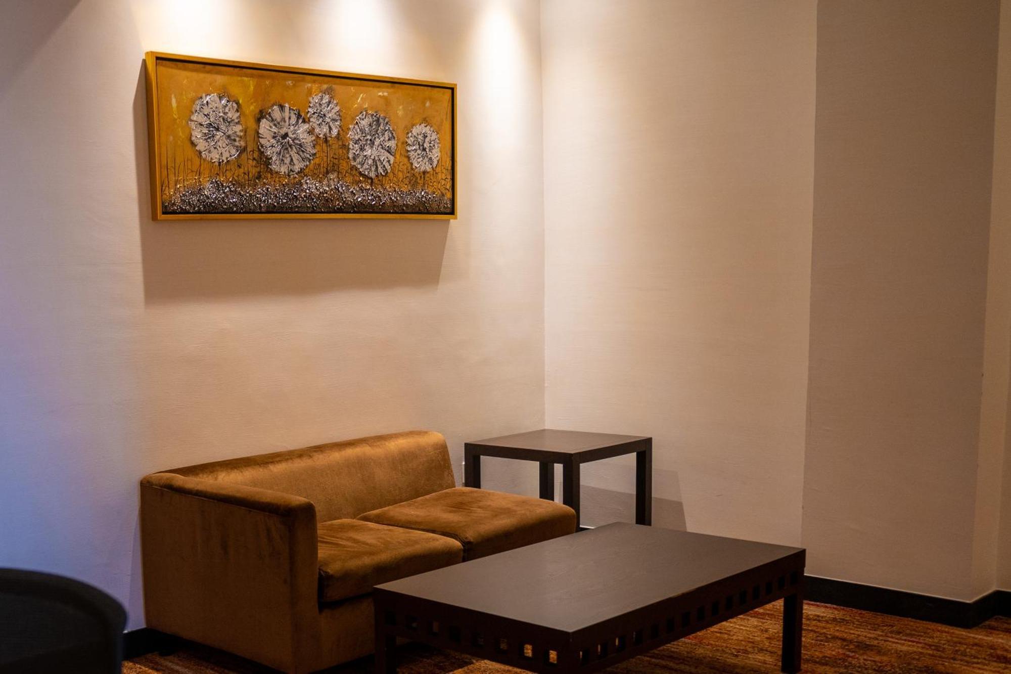 The Waterfront Hotel Kuching Exterior foto A room at the hotel